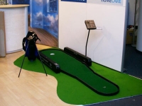 Golf putting simulator game for exhibitions